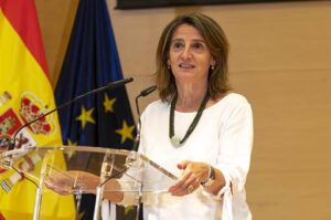 Teresa Ribera se reúne con Endesa para tratar el futuro de la central de As Pontes y sus trabajadores