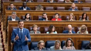 Sánchez: “Pese a las dificultades y a su oposición negacionista, este Gobierno avanza y protege a la mayoría social del país”