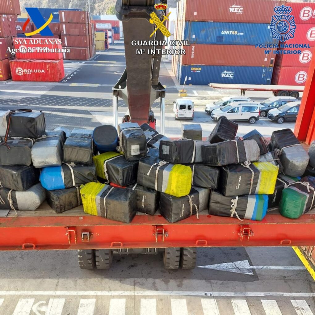 Golpe al narcotráfico en el puerto de Santa Cruz de Tenerife: 2.000 kilos de cocaína incautados en buque 'Ro-Ro' italiano