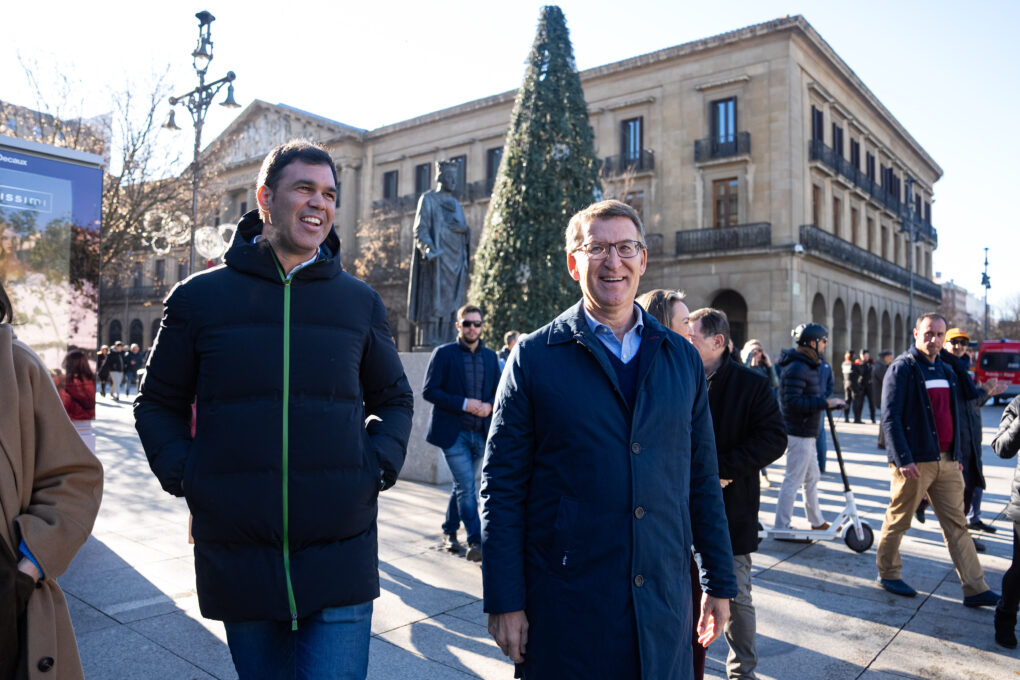 Feijóo: “Sánchez quiere indignidad y olvido, y el PP dignidad y memoria”