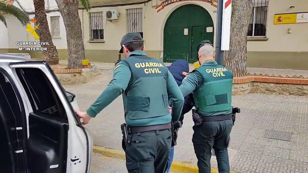 Desarticulada una banda dedicada a hurtos y estafas a personas mayores en Valencia