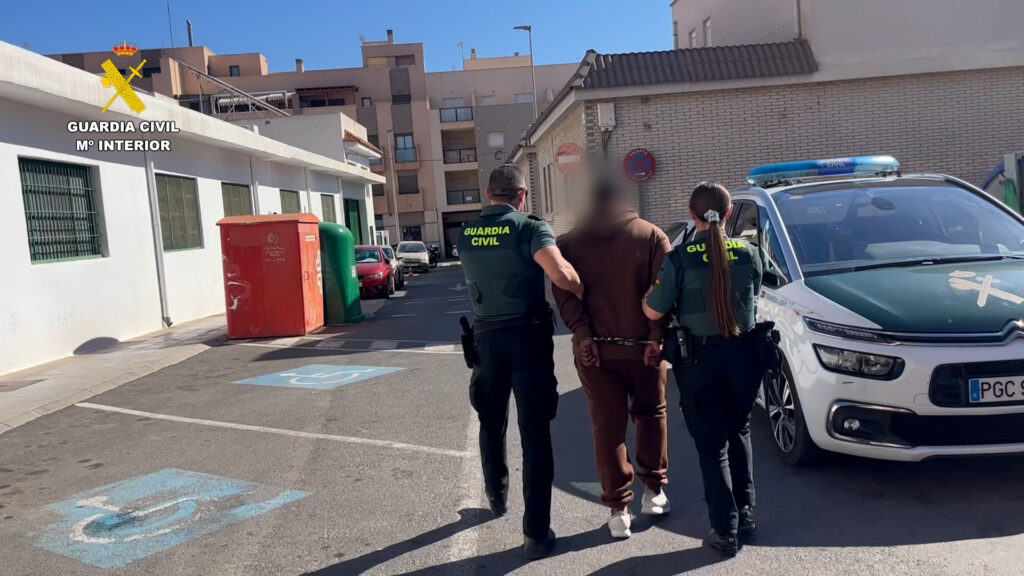 Detenidas ocho personas en Almería por estafar más de medio millón de euros con el método “Man in the middle”