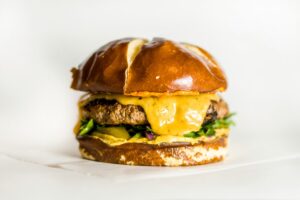 Día Internacional de la Hamburguesa: Glovo revela las tendencias que marcan la fiebre burger