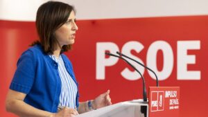 Esther Peña del PSOE insta al PP a Decidir si Cumple la Constitución o Se Une a la Ultraderecha