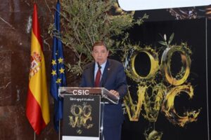 El Ministro Luis Planas Enfatiza el Valor del Aceite de Oliva como Emblema de la Gastronomía Española