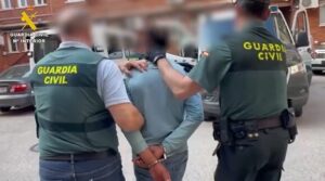 La Guardia Civil Detiene a 13 Personas por Amaños en Contratación y Explotación de Migrantes