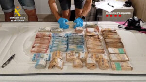 Detenido en Tarragona Tras Atraco a Mano Armada en un Banco de Vinaròs con Botín de 100.000 Euros