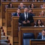 En la sesión de control del Congreso, el presidente de VOX, Santiago Abascal, ha criticado duramente el gasto del Gobierno en inmigración ilegal y ha pedido medidas drásticas contra los inmigrantes que llegan a España.