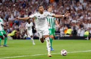 El Real Madrid vence al Betis con un doblete de Mbappé antes del parón internacional