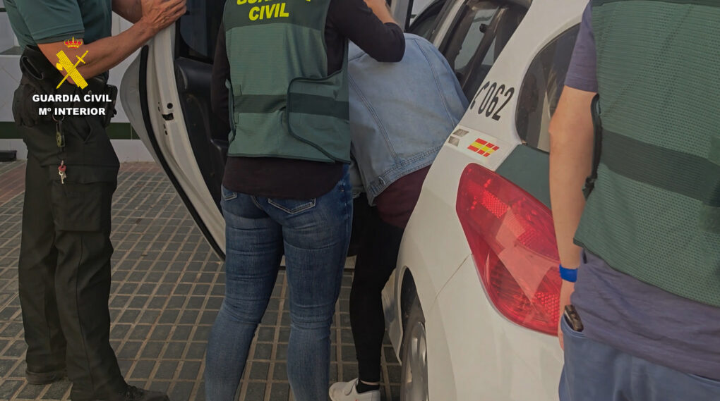 Guardia Civil detiene a una mujer por robar a una anciana de 84 años en Sevilla