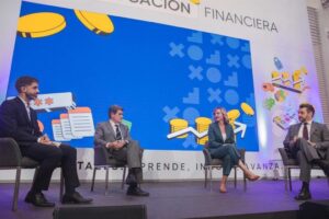 Pilar Alegría impulsa la educación financiera y digital para preparar a los jóvenes frente a los retos del futuro