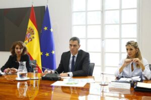 Gobierno decreta tres días de luto nacional por víctimas de la DANA en el sureste de España