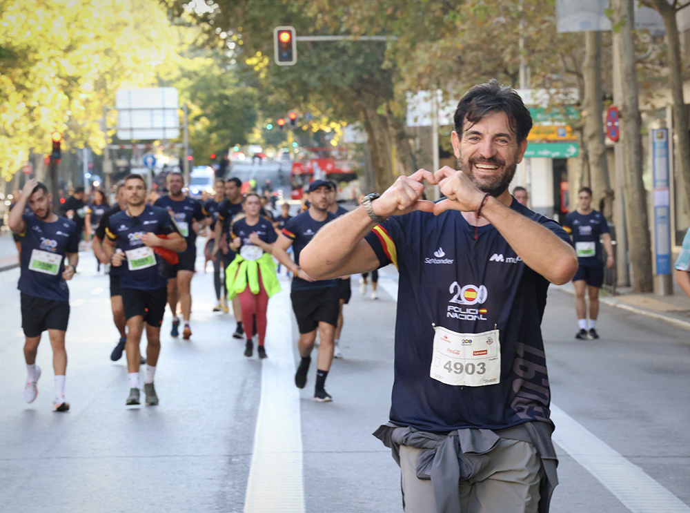 La Policía Nacional celebra su bicentenario con una carrera solidaria en Madrid