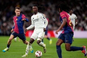 Golpe al Real Madrid en casa: el Barcelona se impone 0-4 y acaba con su imbatibilidad en el Bernabéu