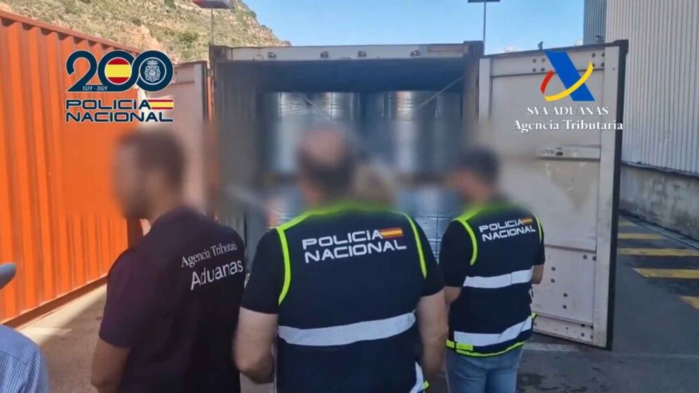 Operación policial y tributaria en Barcelona: Se incautan 13.000 kilos de productos químicos destinados a Rusia