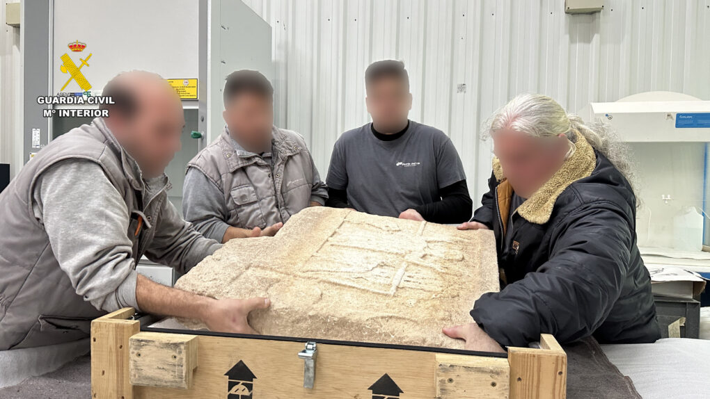 La Guardia Civil recupera un valioso relieve paleocristiano expoliado en Sevilla