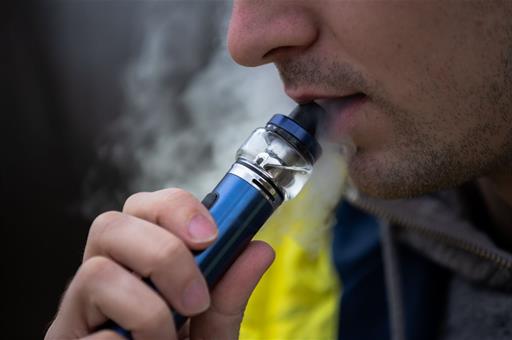 Nuevas normas para productos de tabaco y vapers: restricciones en sabores y etiquetado