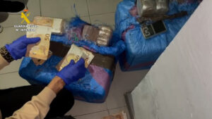 La Guardia Civil desmantela banda de narcotraficantes que robaba droga a otros traficantes