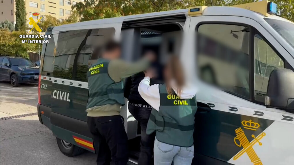 La Guardia Civil frustra red de estafadores que hurtaba tarjetas en cajeros