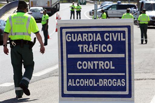 La DGT intensifica controles de alcohol y drogas en carreteras antes de Navidad