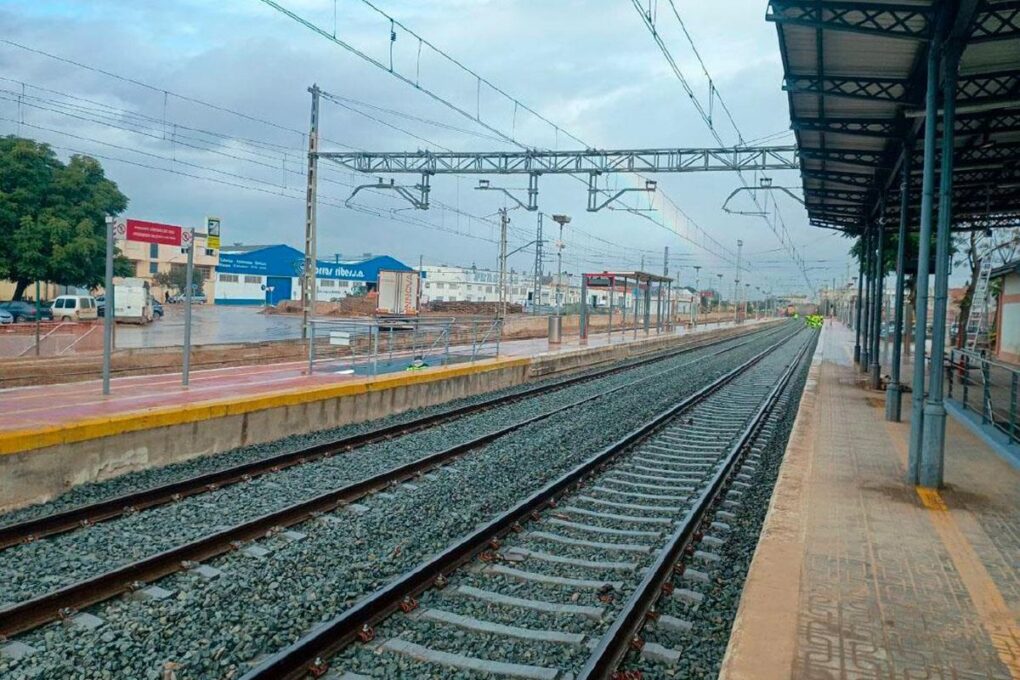 El servicio ferroviario en Valencia se restablece el 16 de diciembre tras los estragos de la DANA