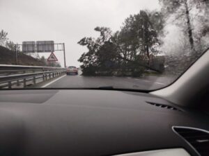 La borrasca ‘Herminia’ golpea con fuerza: viento, lluvias y temporal marítimo