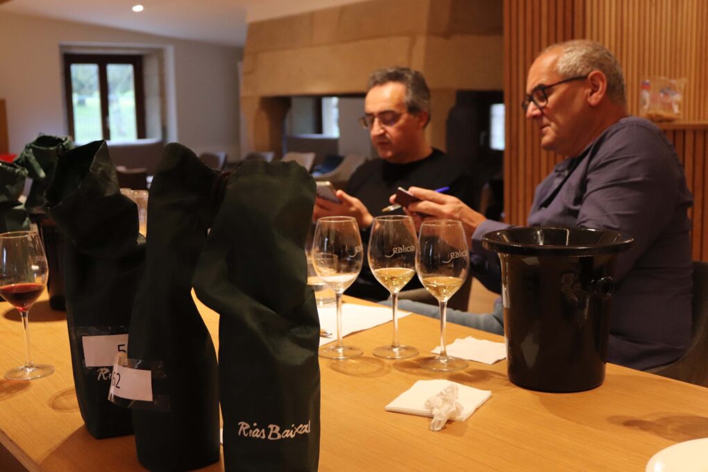 “No son albariños, son Rías Baixas”: el elogio de Pedro Ballesteros a los vinos gallegos.