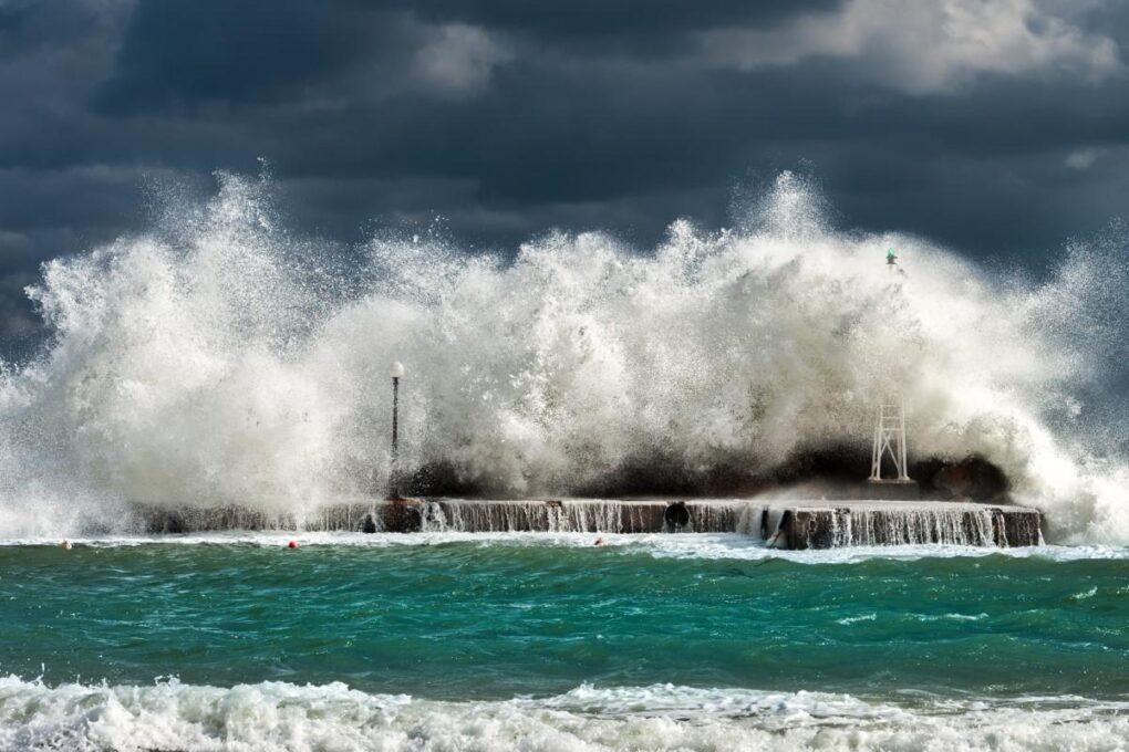 Aviso por temporal en la península y Baleares: rachas huracanadas y riesgo en costas